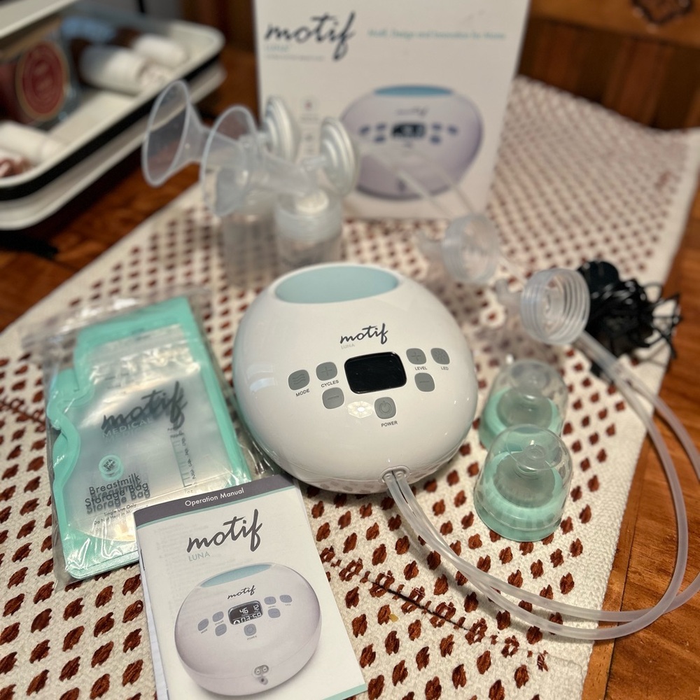 Motif Luna breast pump